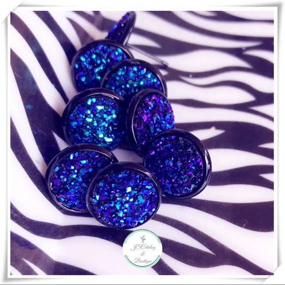 ⚡️SALE⚡️Royal Blue Flat Druzy on Black Studs - Picture 4 of 4